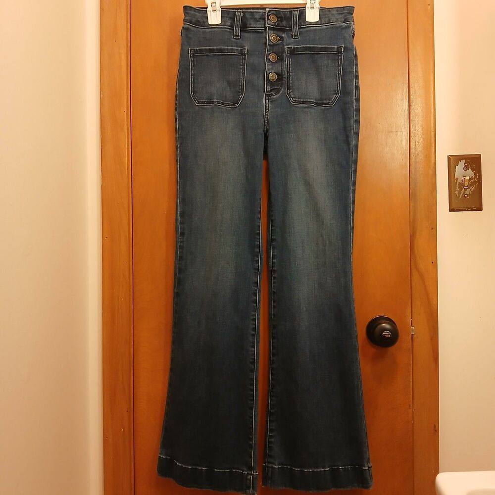 LC Lauren Conrad High Rise Flare Jeans Size 8 Amelia Wash Stretch Denim